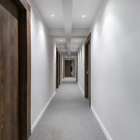 OYO Hotel 75323 Hotel Shree Nivas Ahmedabad Buitenkant foto