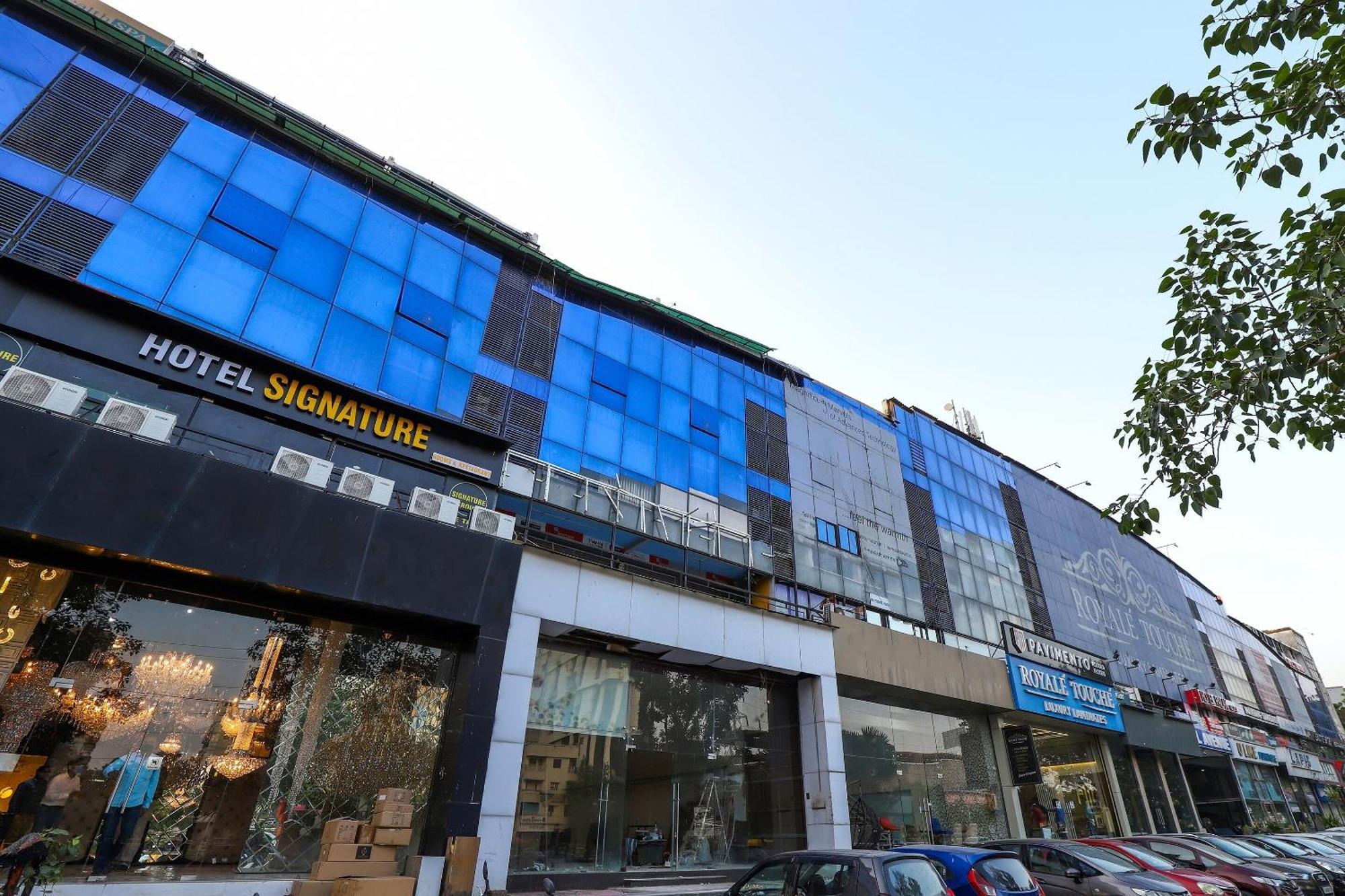 OYO Hotel 75323 Hotel Shree Nivas Ahmedabad Buitenkant foto